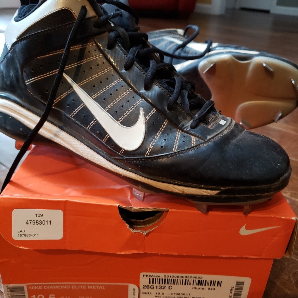 Nike Diamond Elite baseball cleats.10.5.